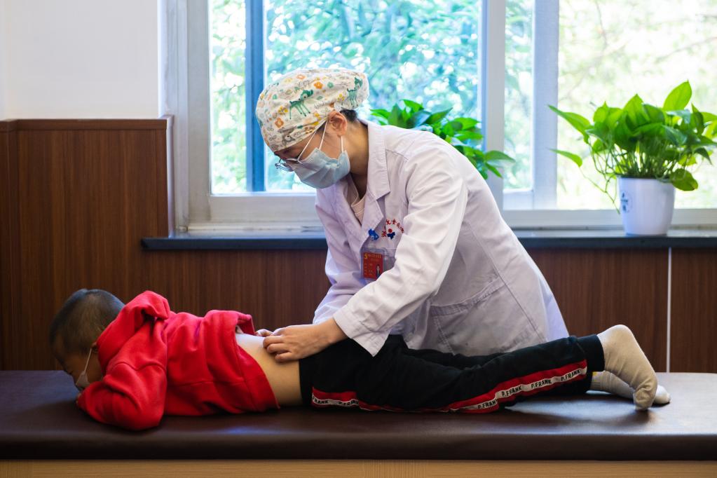 秋冬季青少年儿童中医保健宝典 健康守护，设备租赁助力